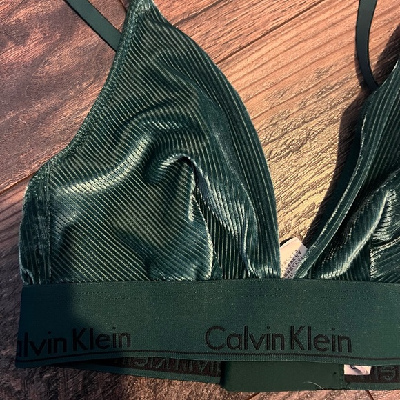 NWOT velvet Calvin Klein bralette - Picture 3 of 5